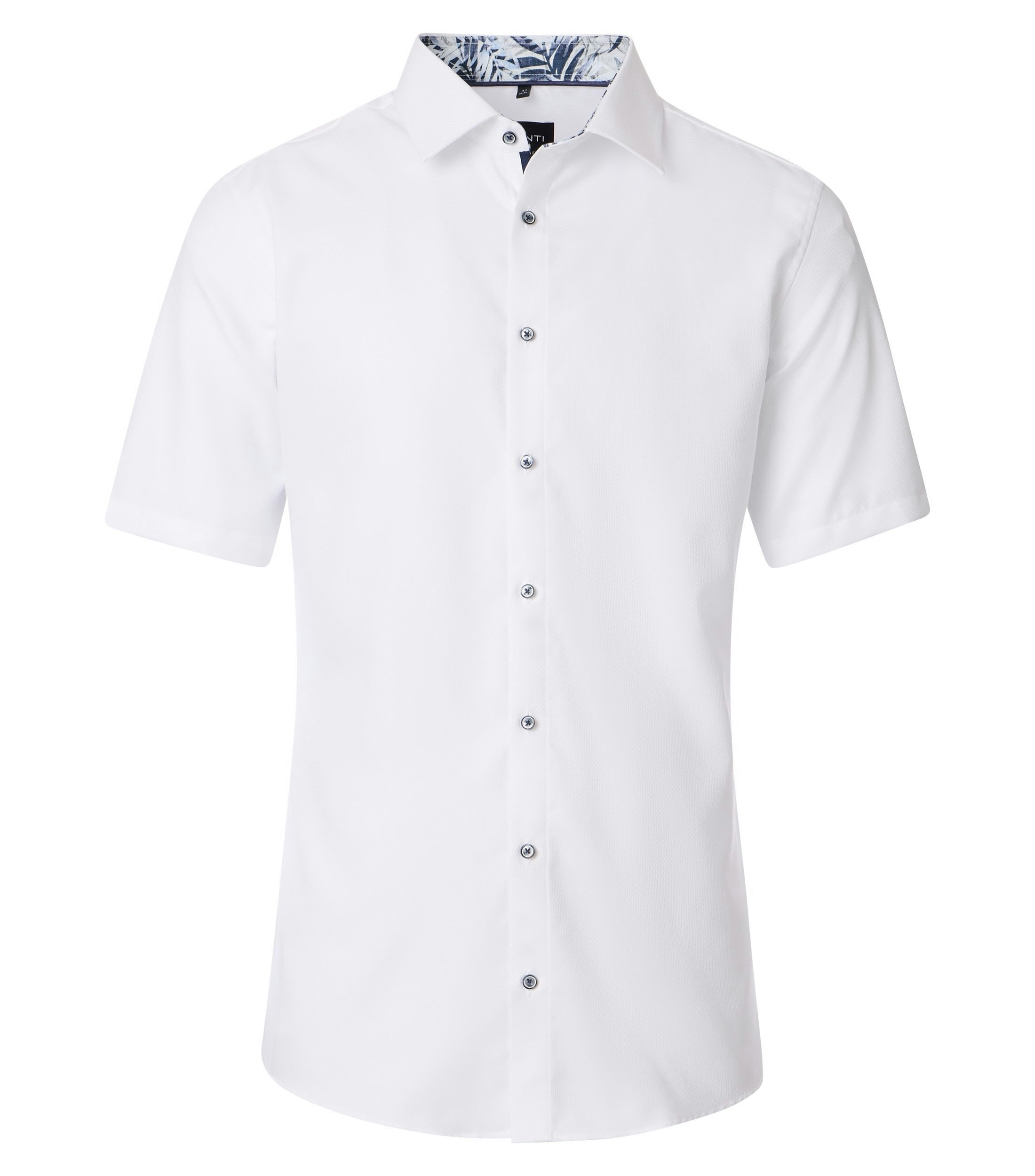 Ein Businesshemd im uni Muster in der Farbe Weiß