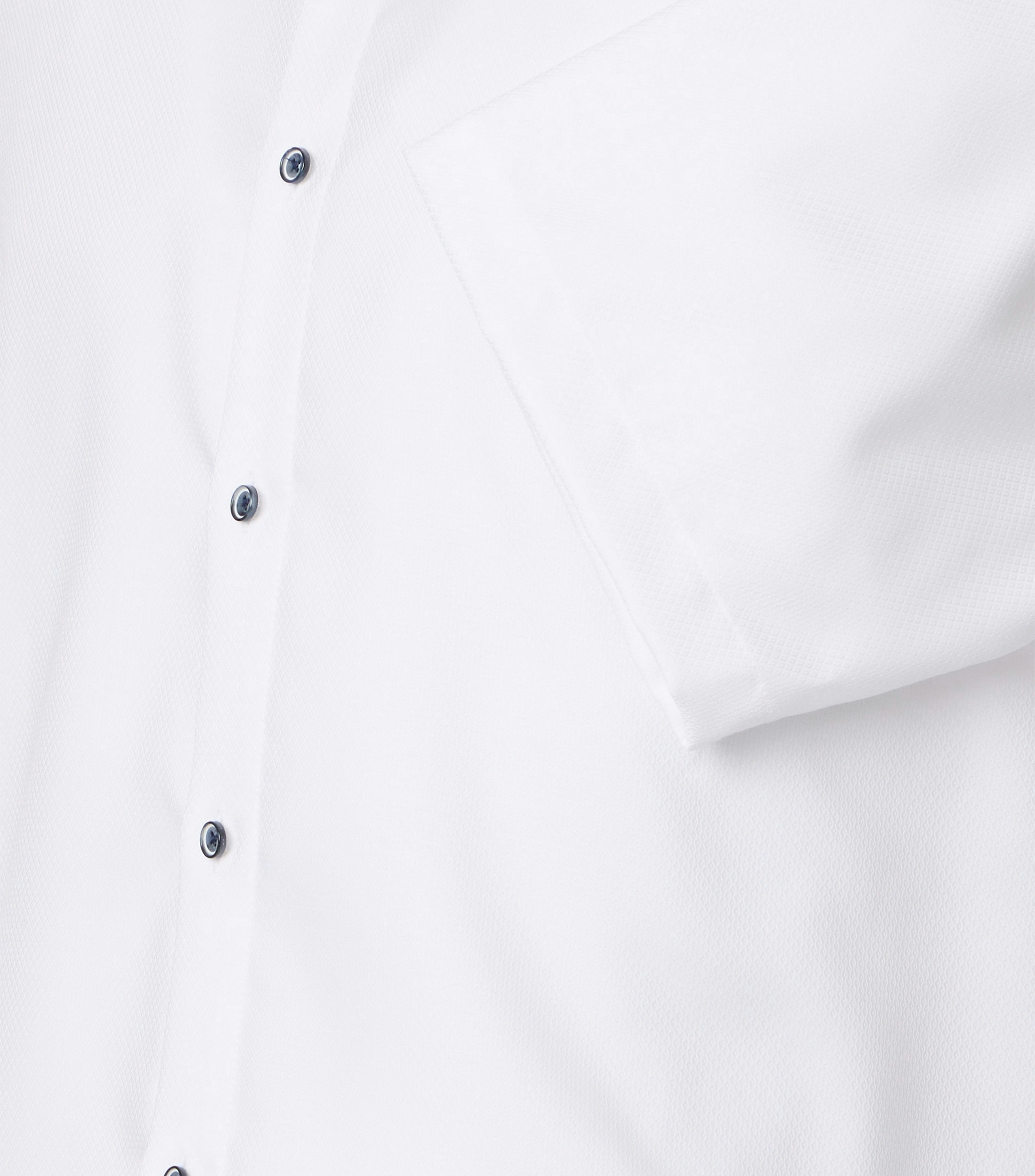 Ein Businesshemd im uni Muster in der Farbe Weiß