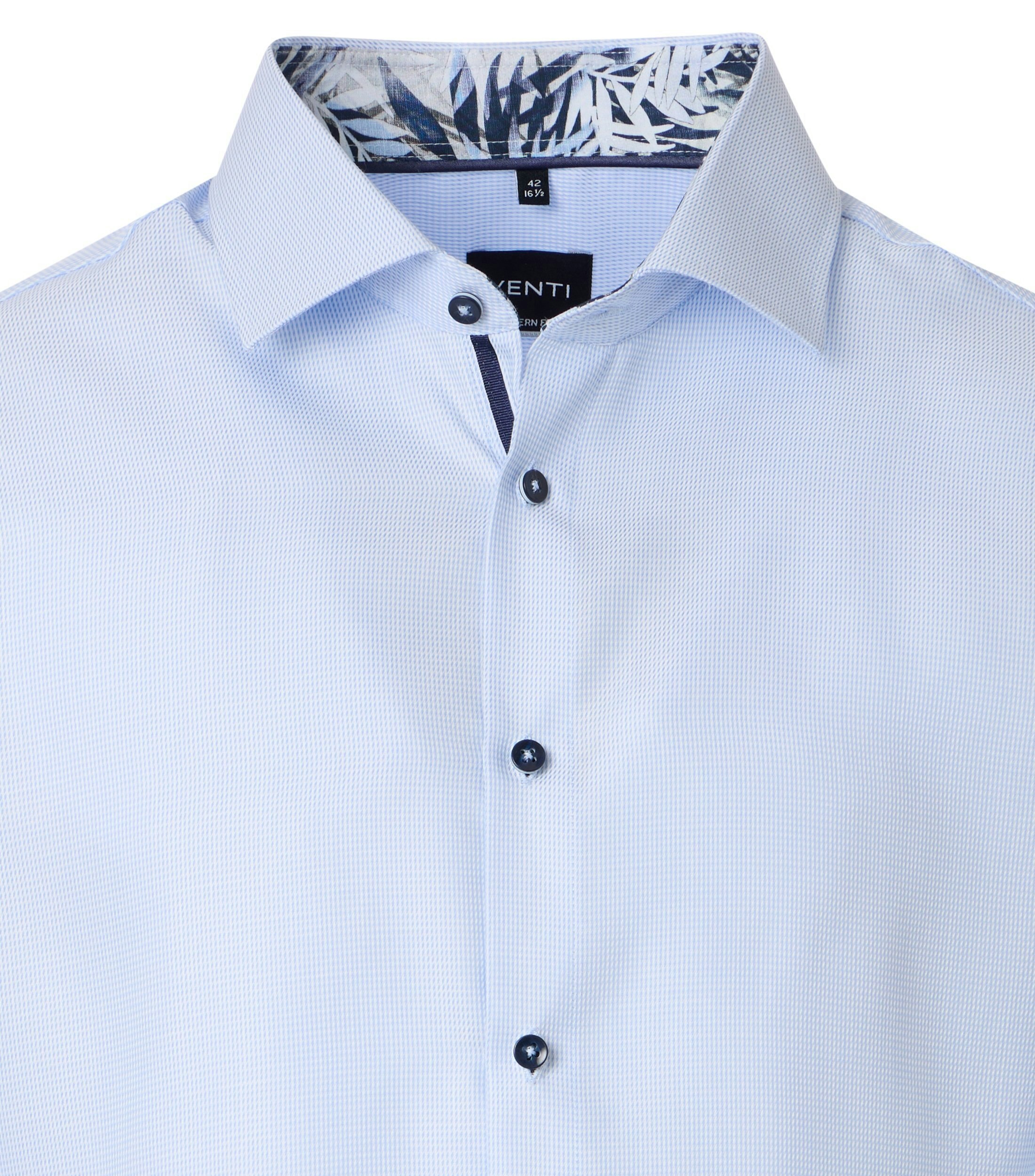 Ein Businesshemd im uni Muster in der Farbe Blau