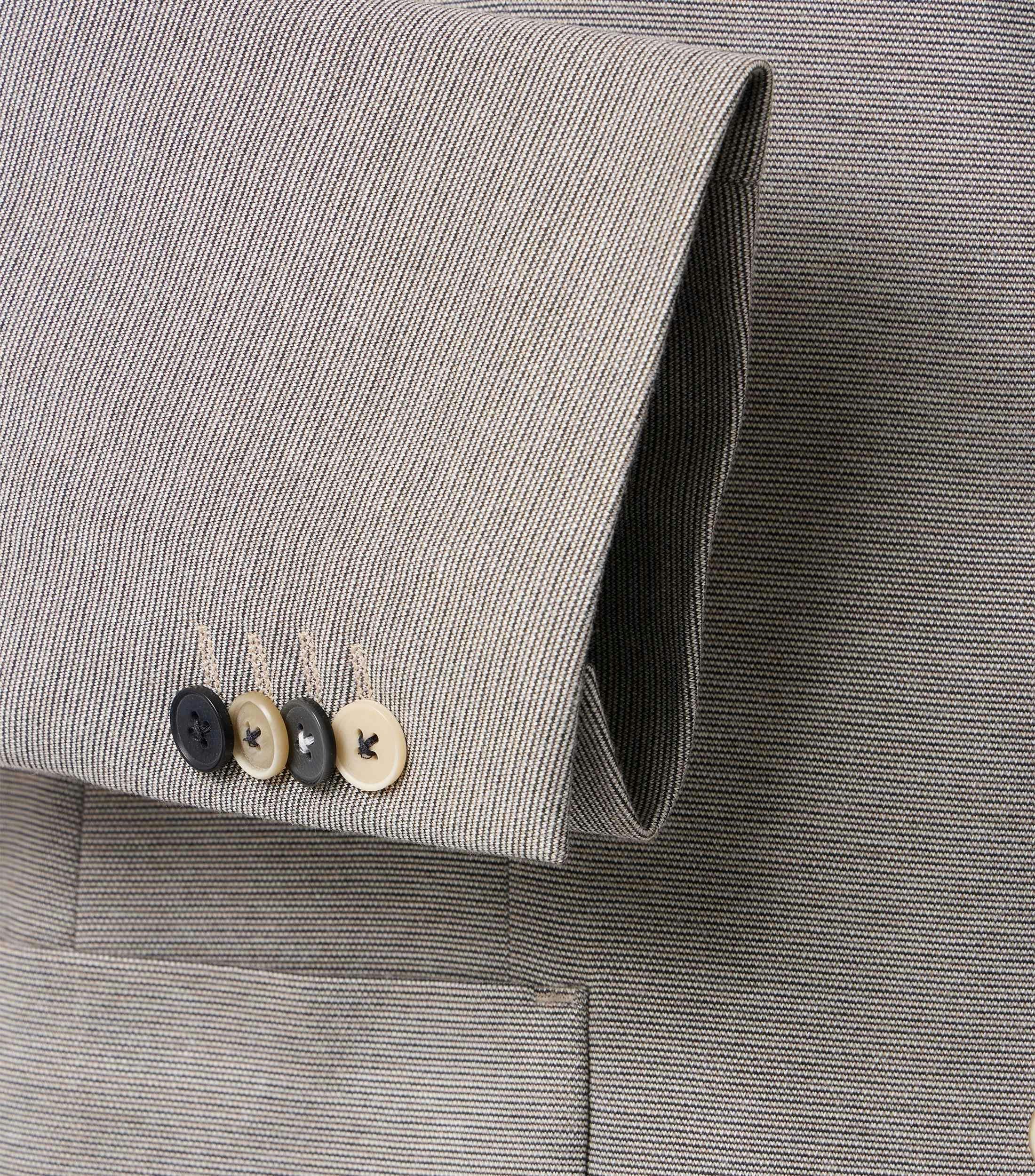 Ein Sakko im uni Muster in der Farbe Beige