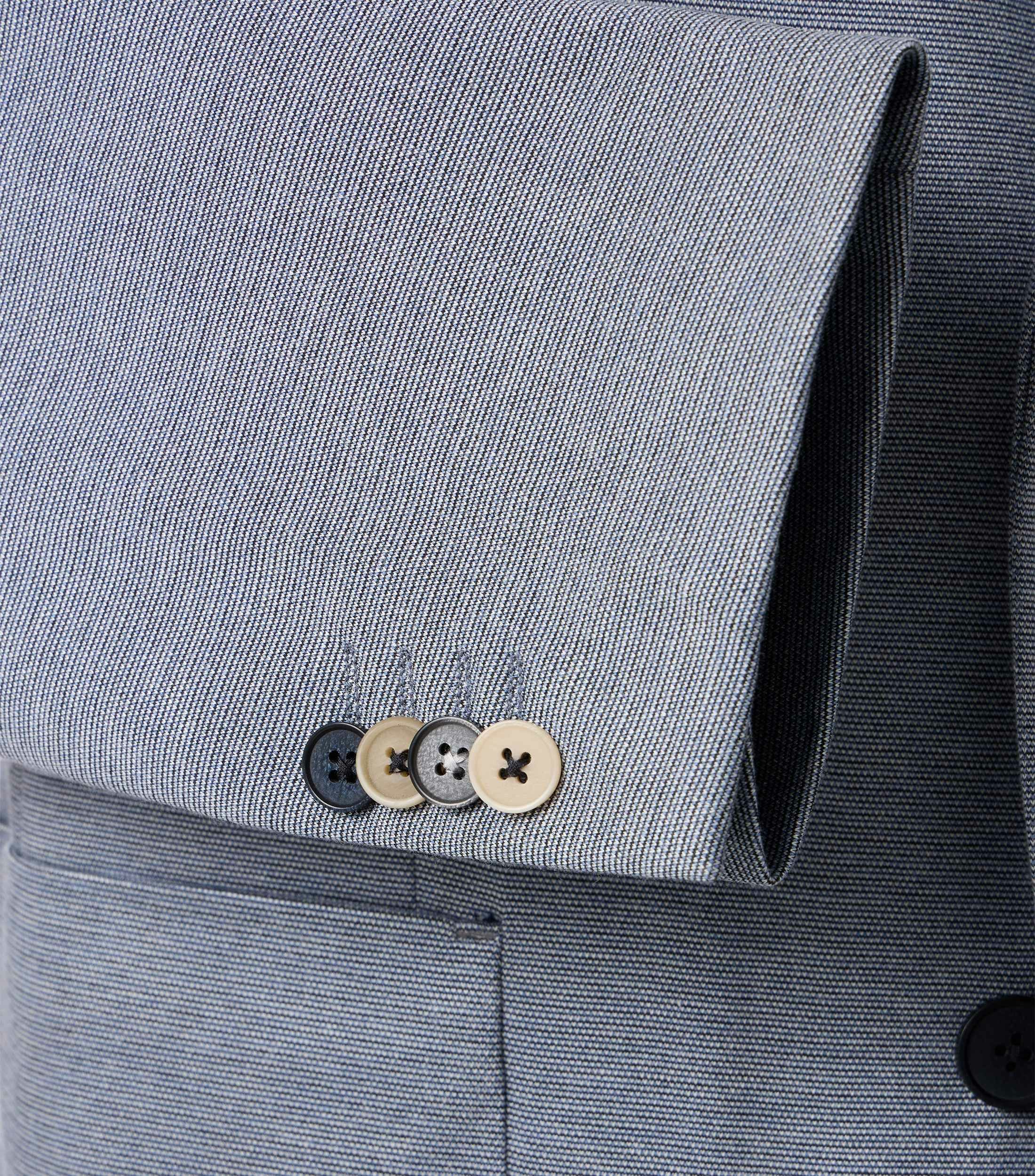 Ein Sakko im uni Muster in der Farbe Hellblau