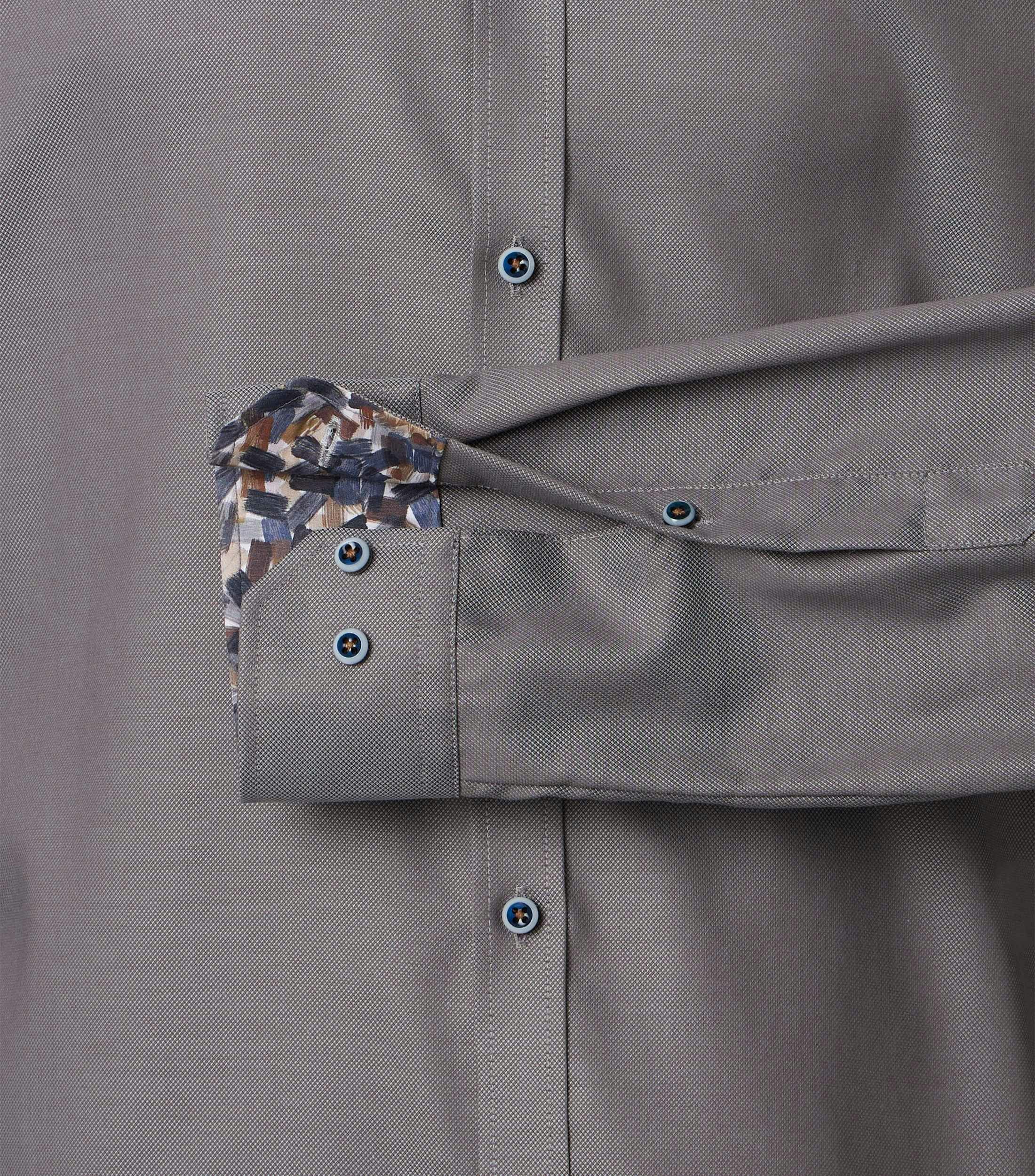 Ein Businesshemd im uni Muster in der Farbe Hellbraun