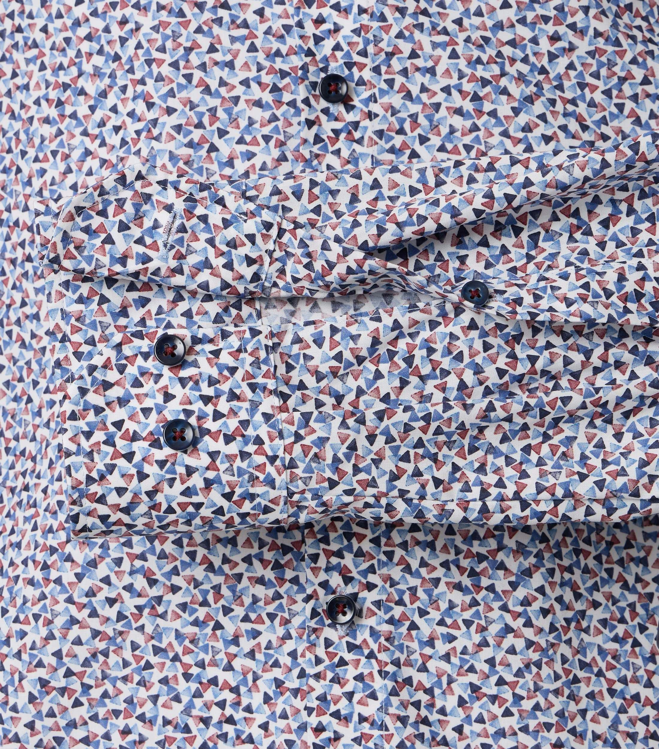 Ein Businesshemd im Print Muster in der Farbe Blau