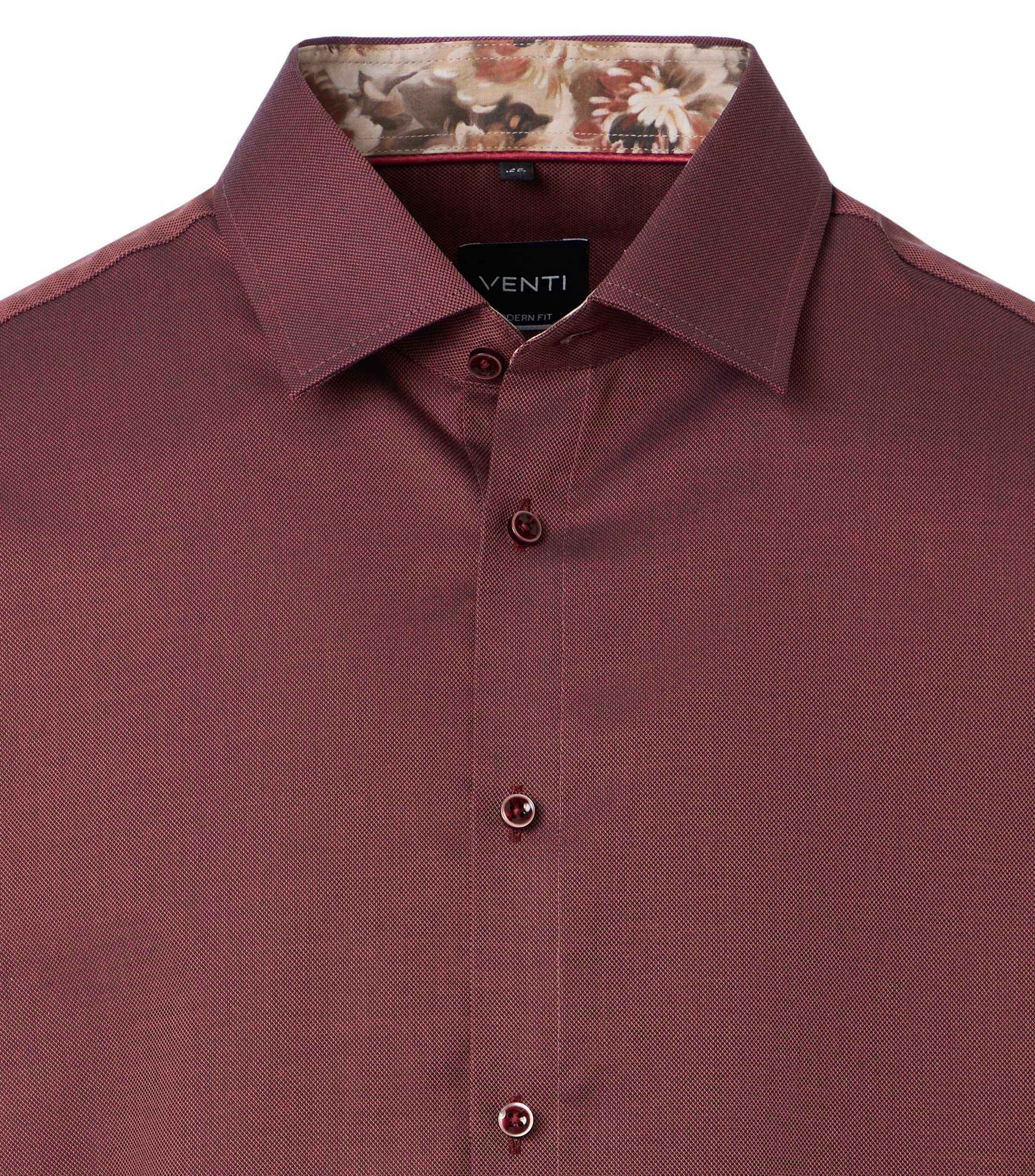 Ein Businesshemd im uni Muster in der Farbe Rot