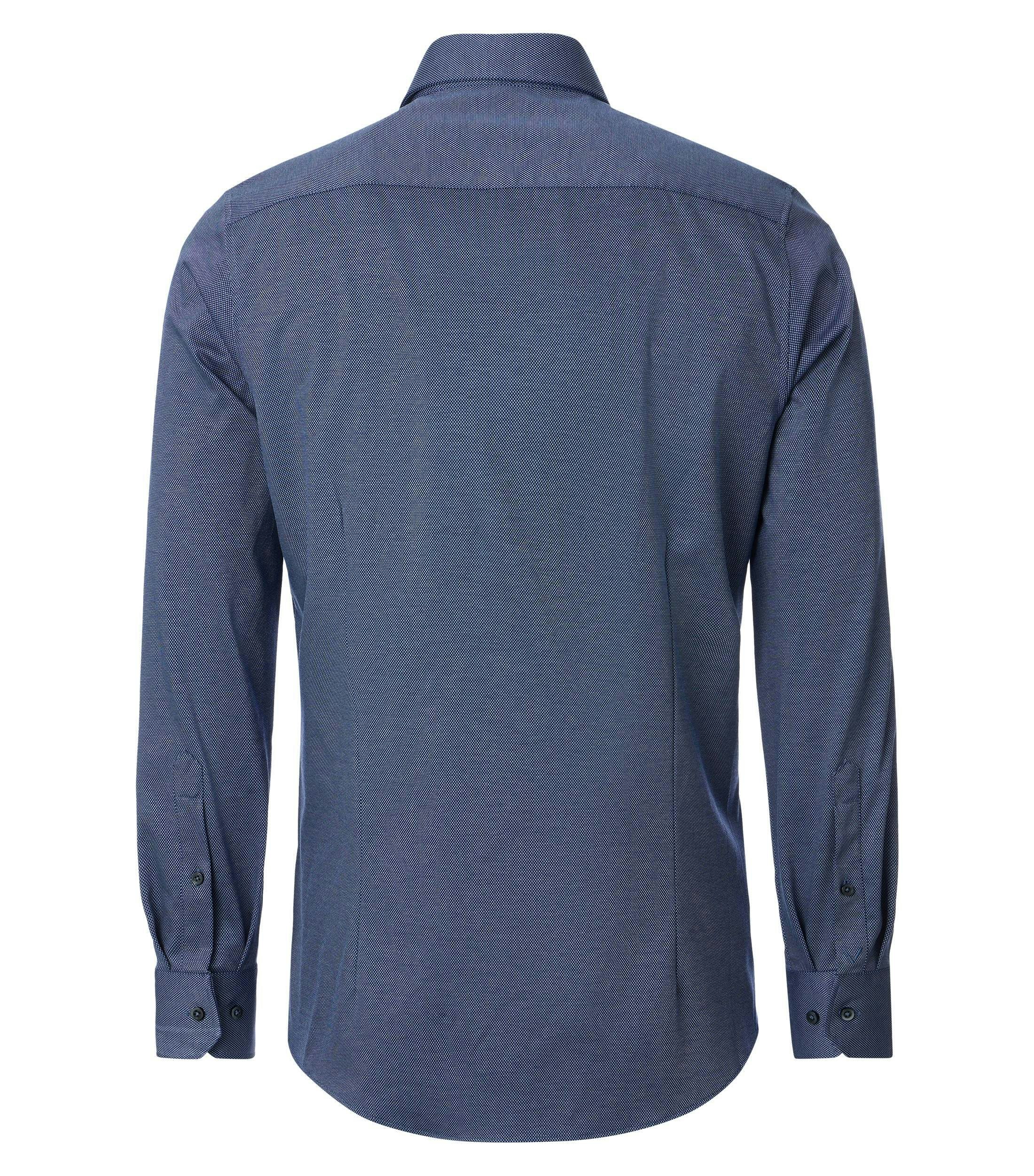 Ein Businesshemd im kariert Muster in der Farbe Dunkelblau
