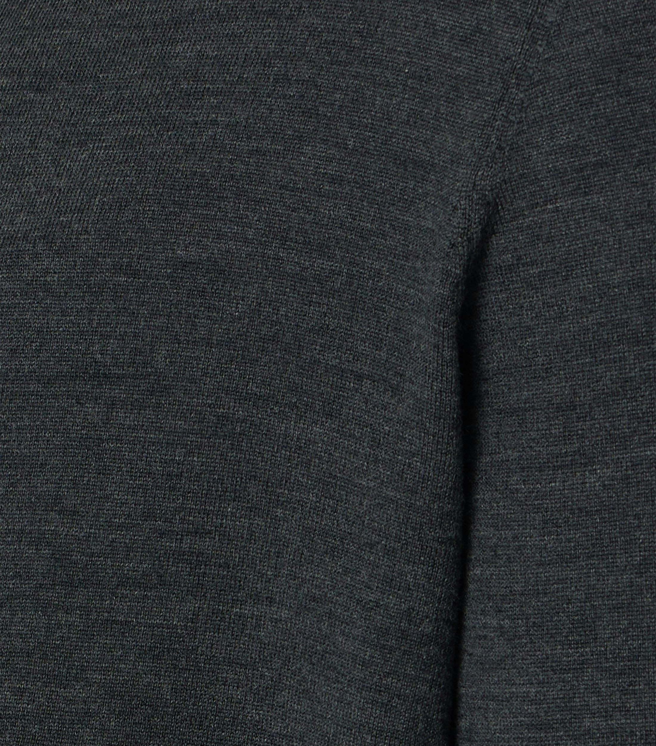 Ein Pullover im uni Muster in der Farbe Dunkelgrau