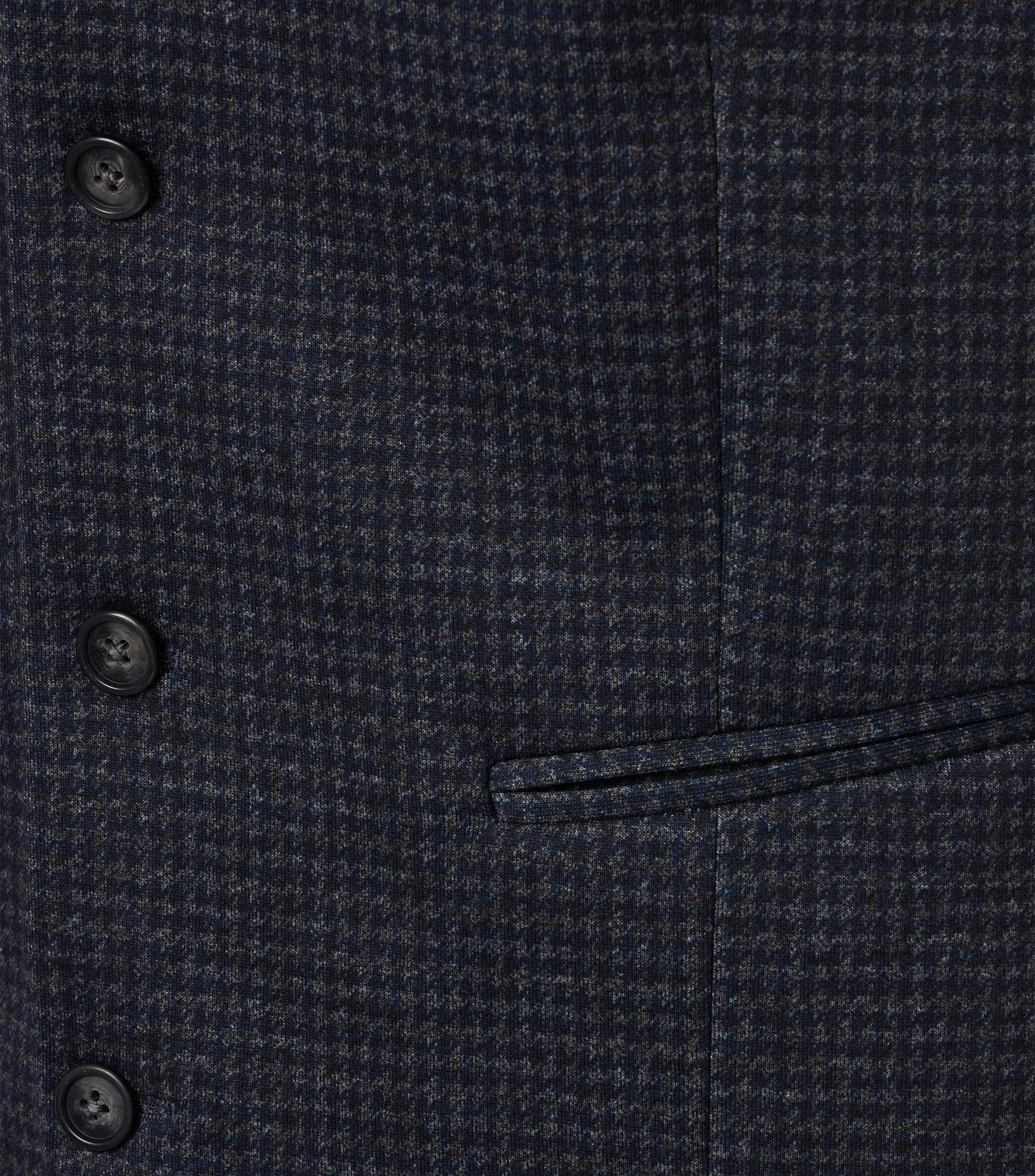 Eine Weste im uni Muster in der Farbe Dunkelblau