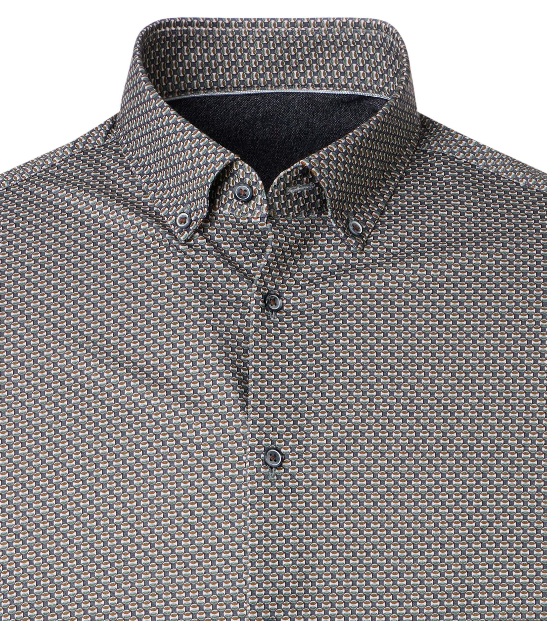 Ein Businesshemd im Print Muster in der Farbe Orange