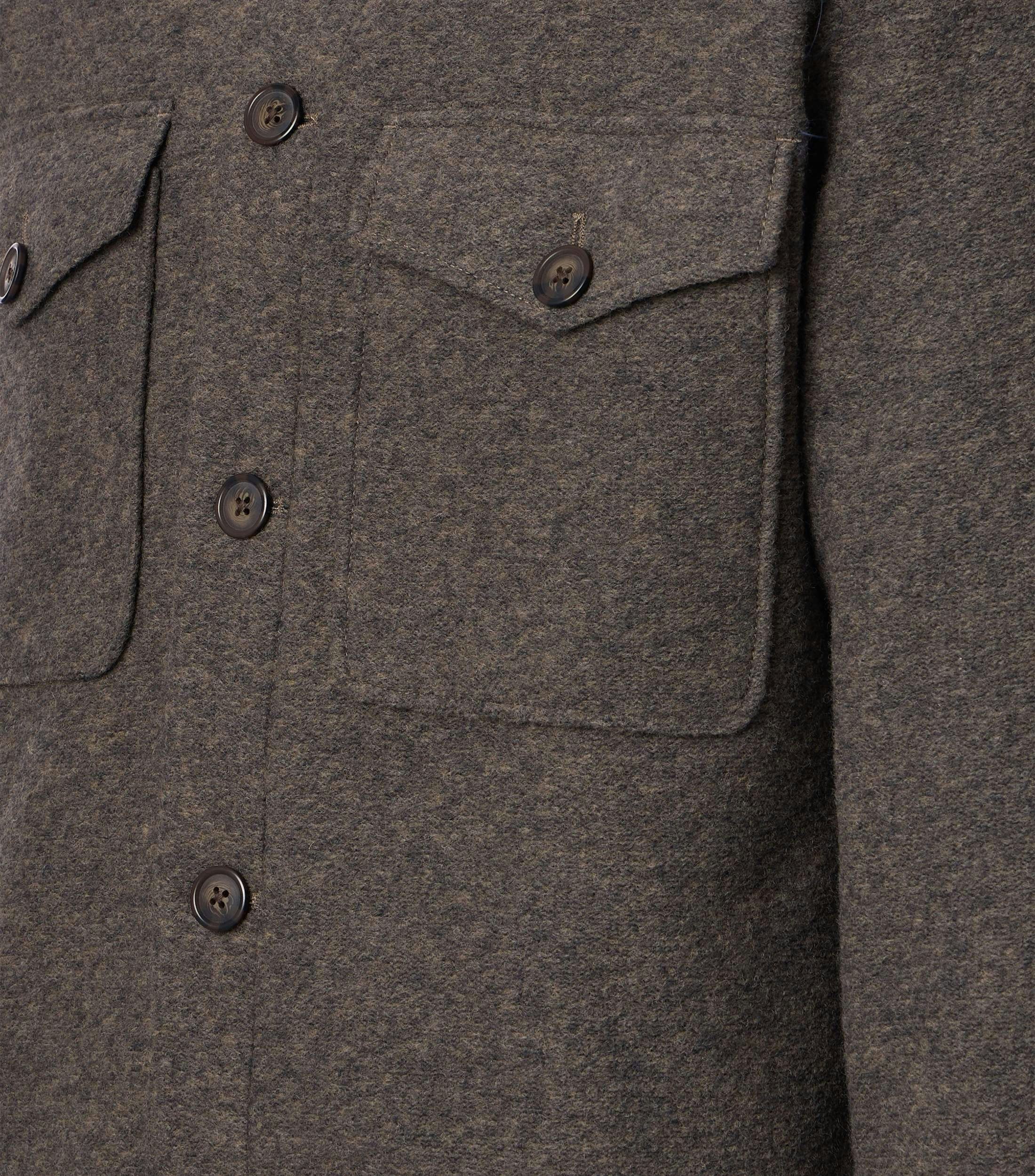 Ein Businesshemd im uni Muster in der Farbe Braun