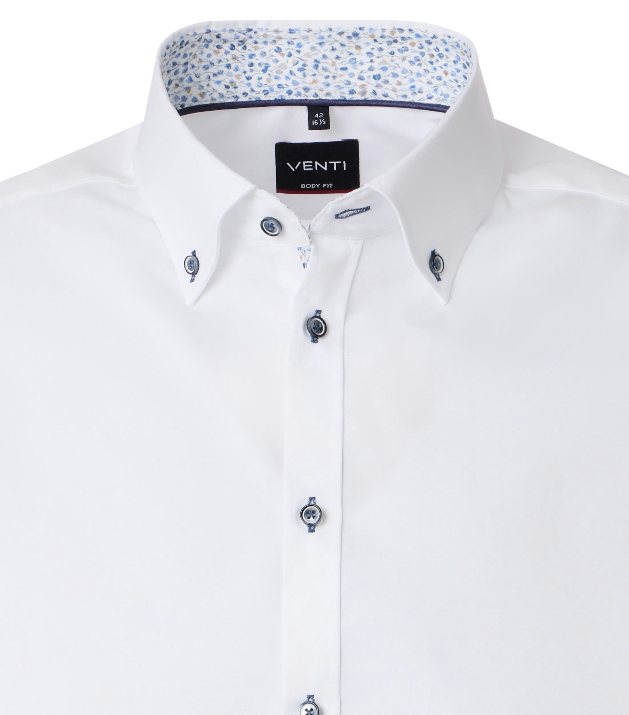 Ein Businesshemd im uni Muster in der Farbe Weiß