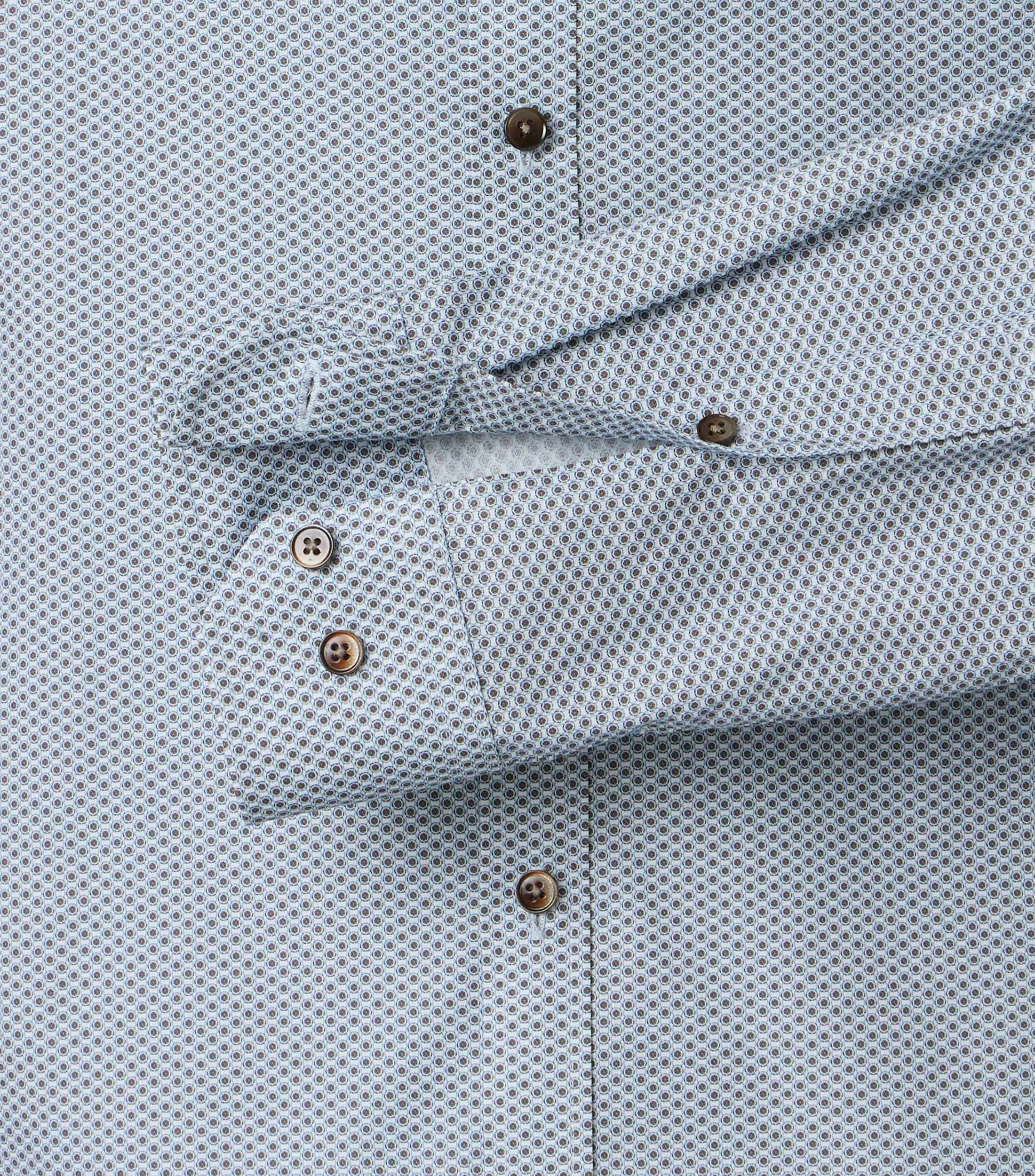 Ein Businesshemd im Print Muster in der Farbe Blau