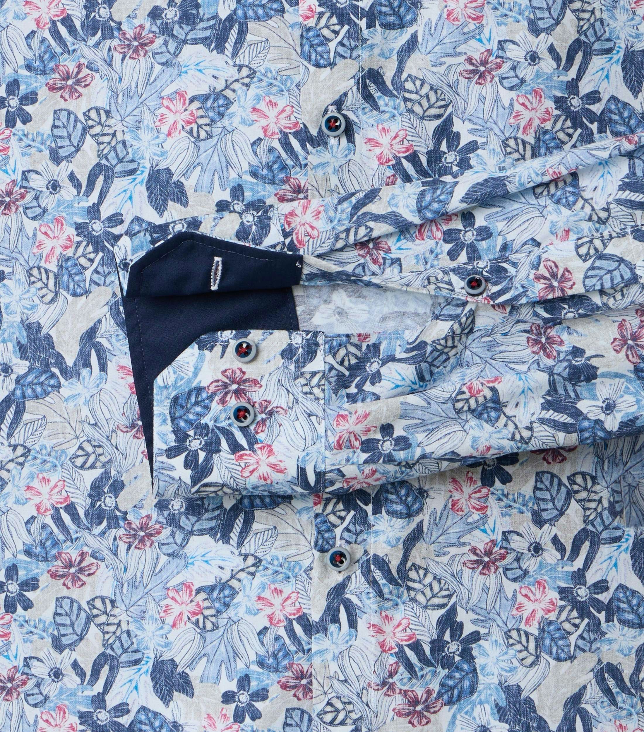 Ein Businesshemd im Print Muster in der Farbe Rot