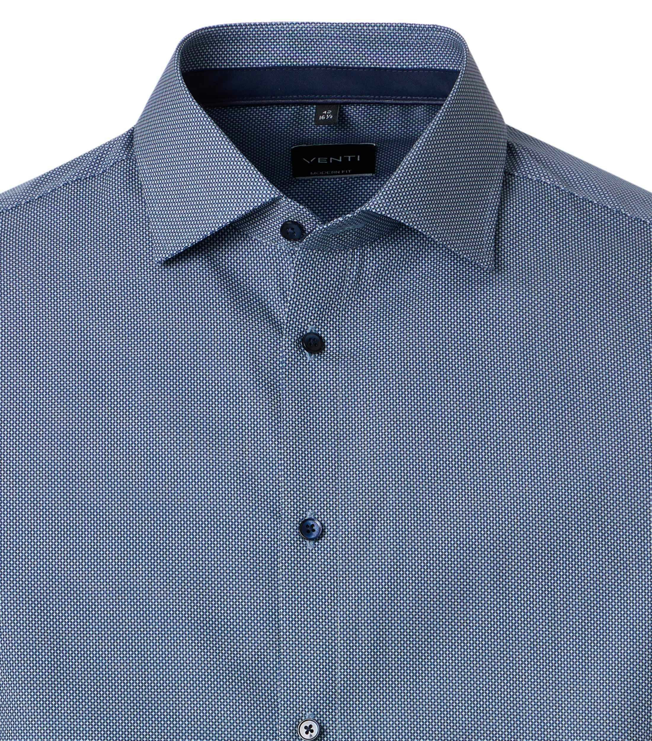 Ein Businesshemd im Print Muster in der Farbe Blau