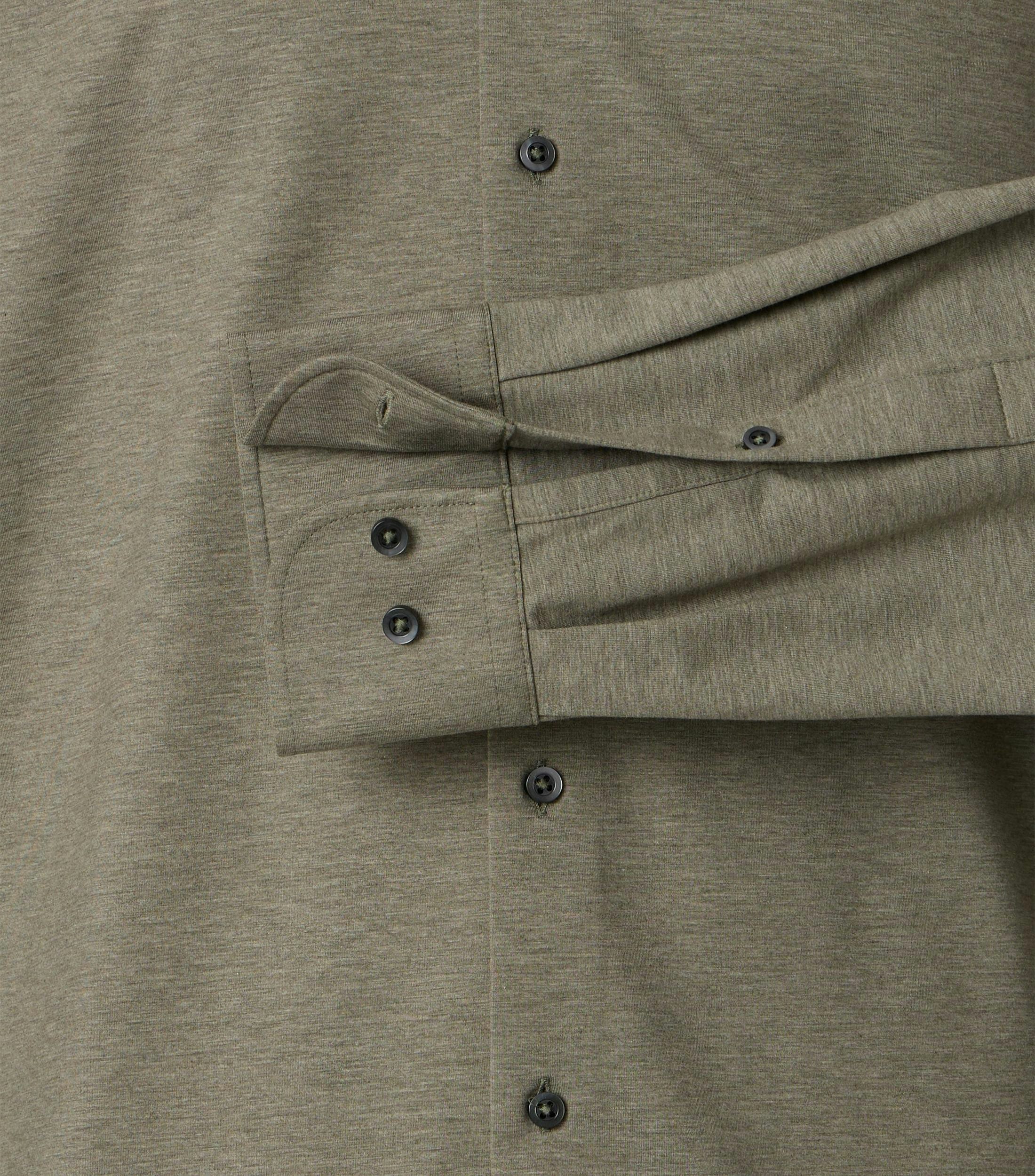 Ein Businesshemd im Print Muster in der Farbe Grün