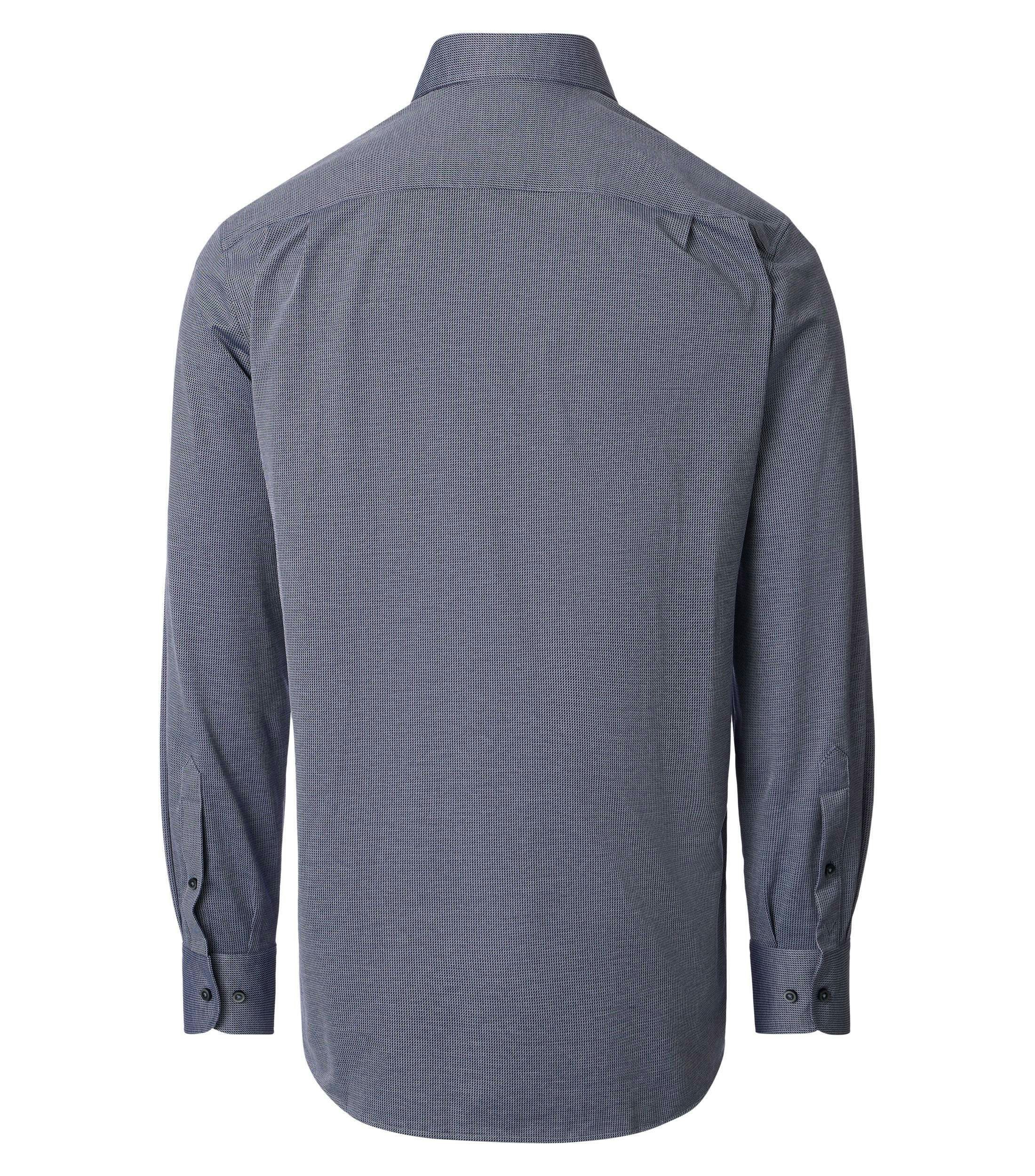 Ein Businesshemd im uni Muster in der Farbe blau