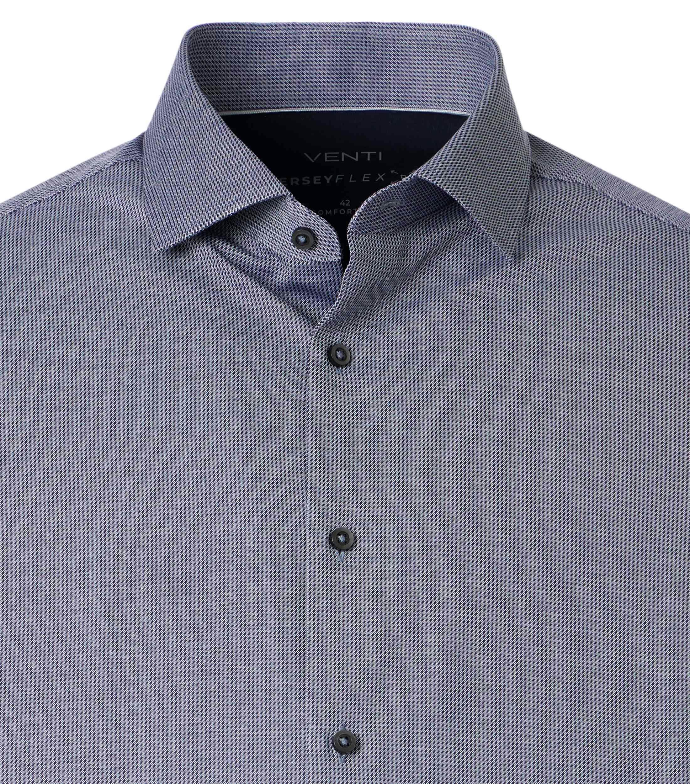 Ein Businesshemd im uni Muster in der Farbe blau
