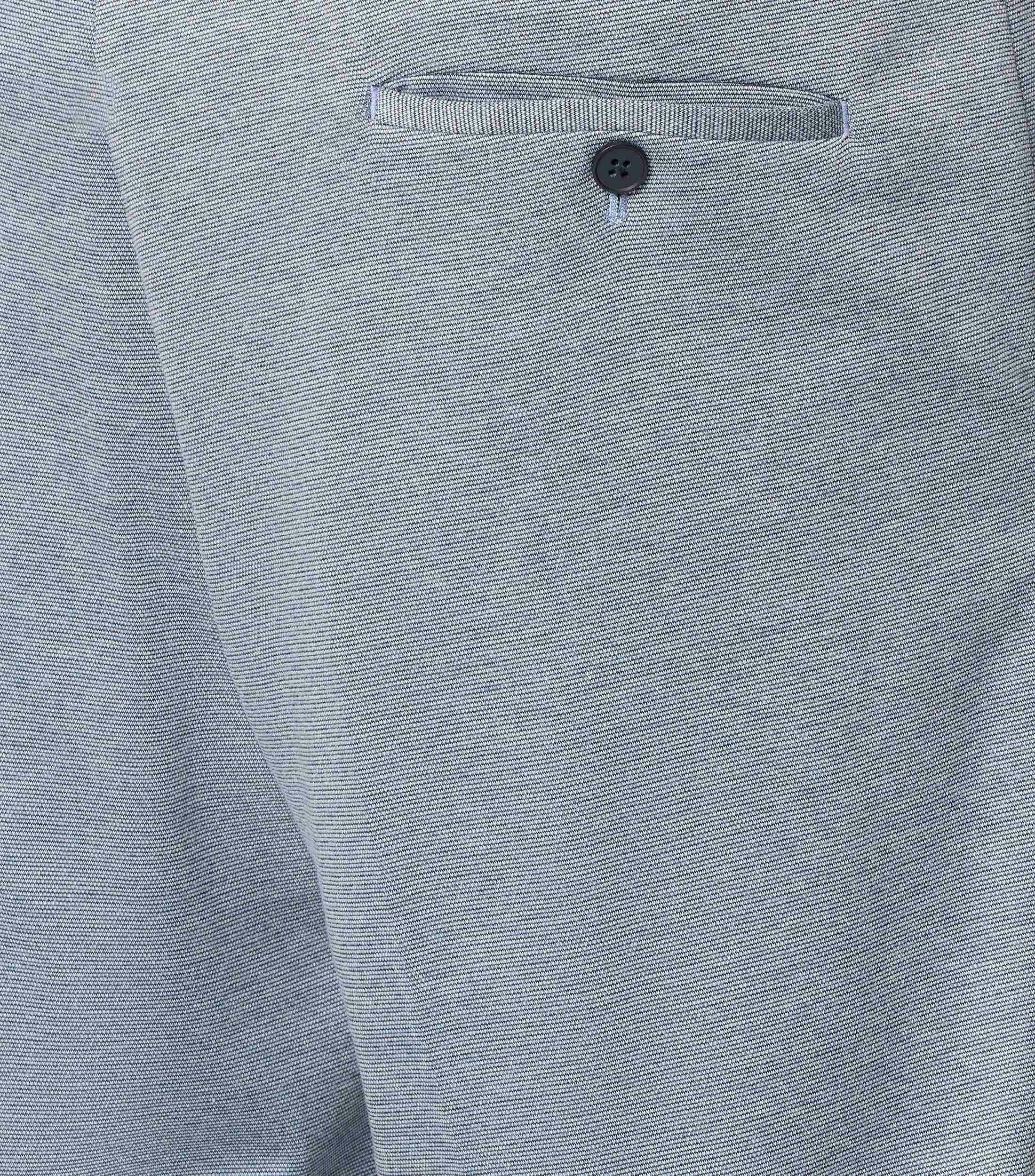 Eine Chino im uni Muster in der Farbe Hellblau