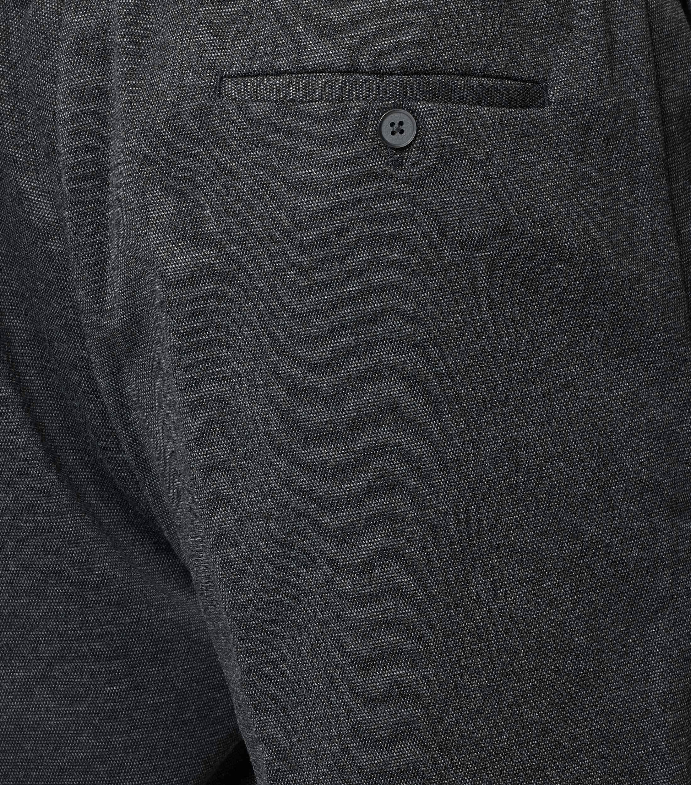 Eine Chino im uni Muster in der Farbe Dunkelgrau