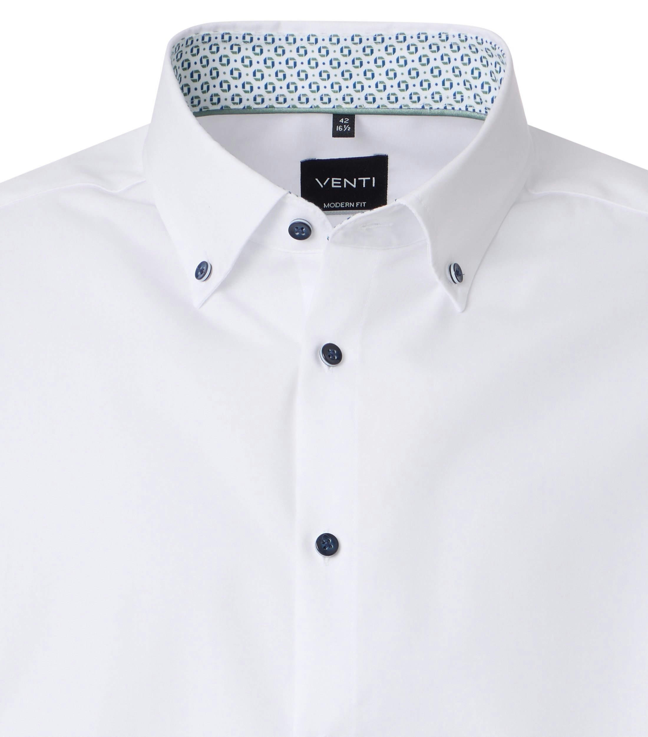 Ein Businesshemd im uni Muster in der Farbe Weiß