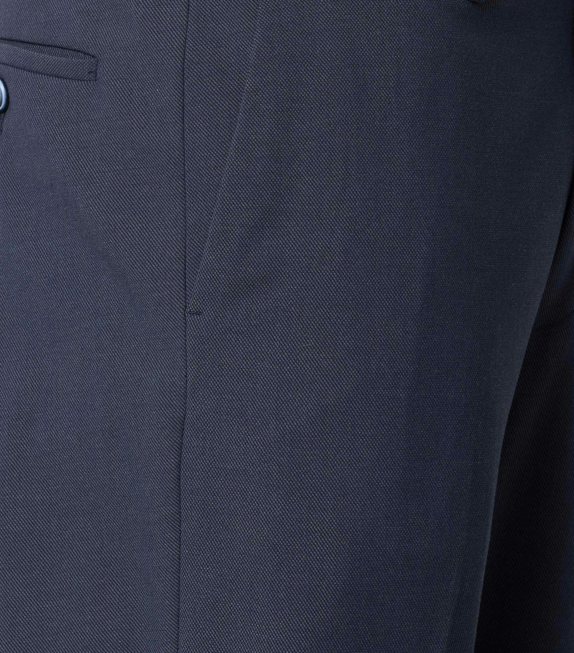 Eine Chino im uni Muster in der Farbe Blau