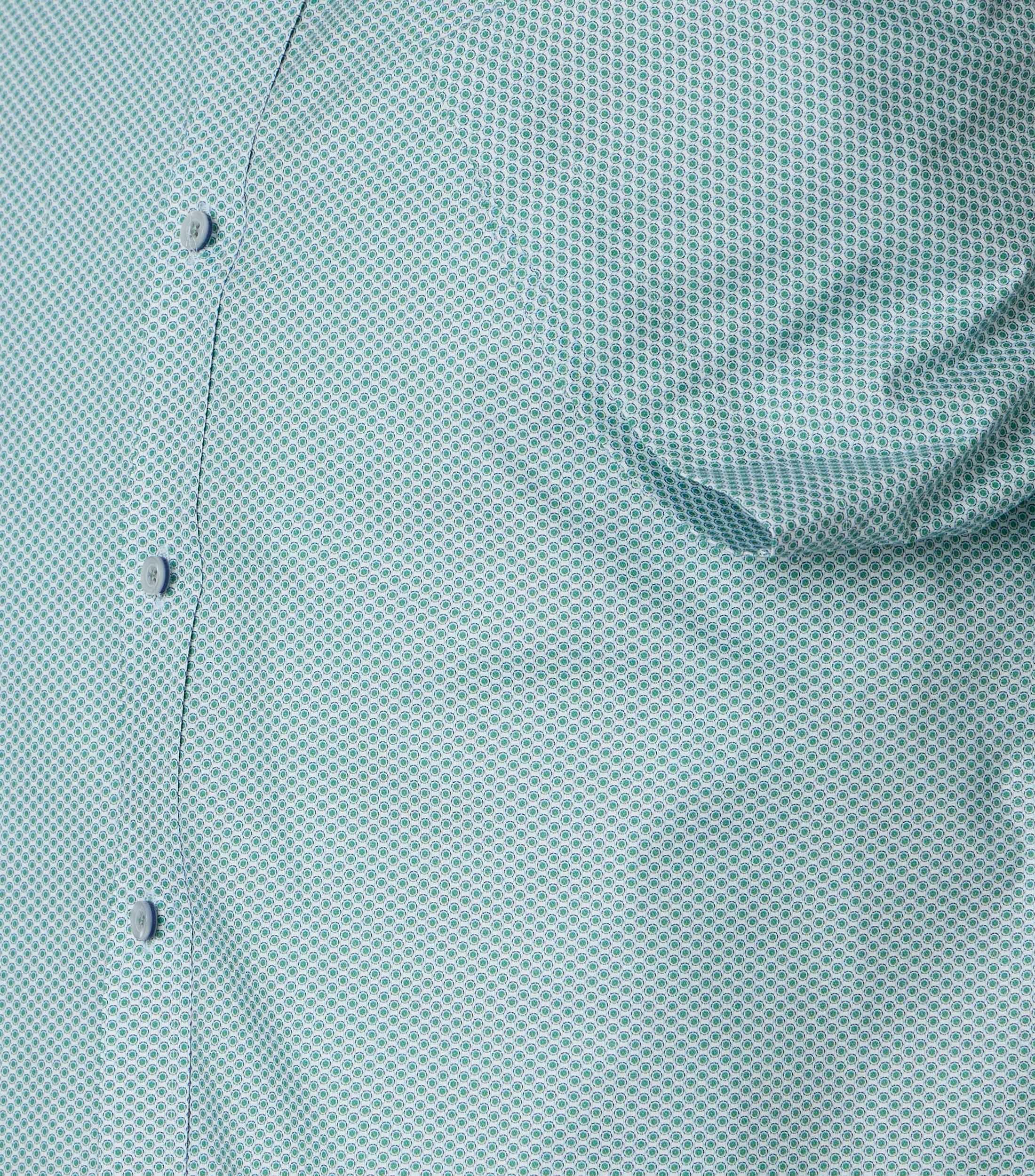 Ein Businesshemd im Print Muster in der Farbe Grün