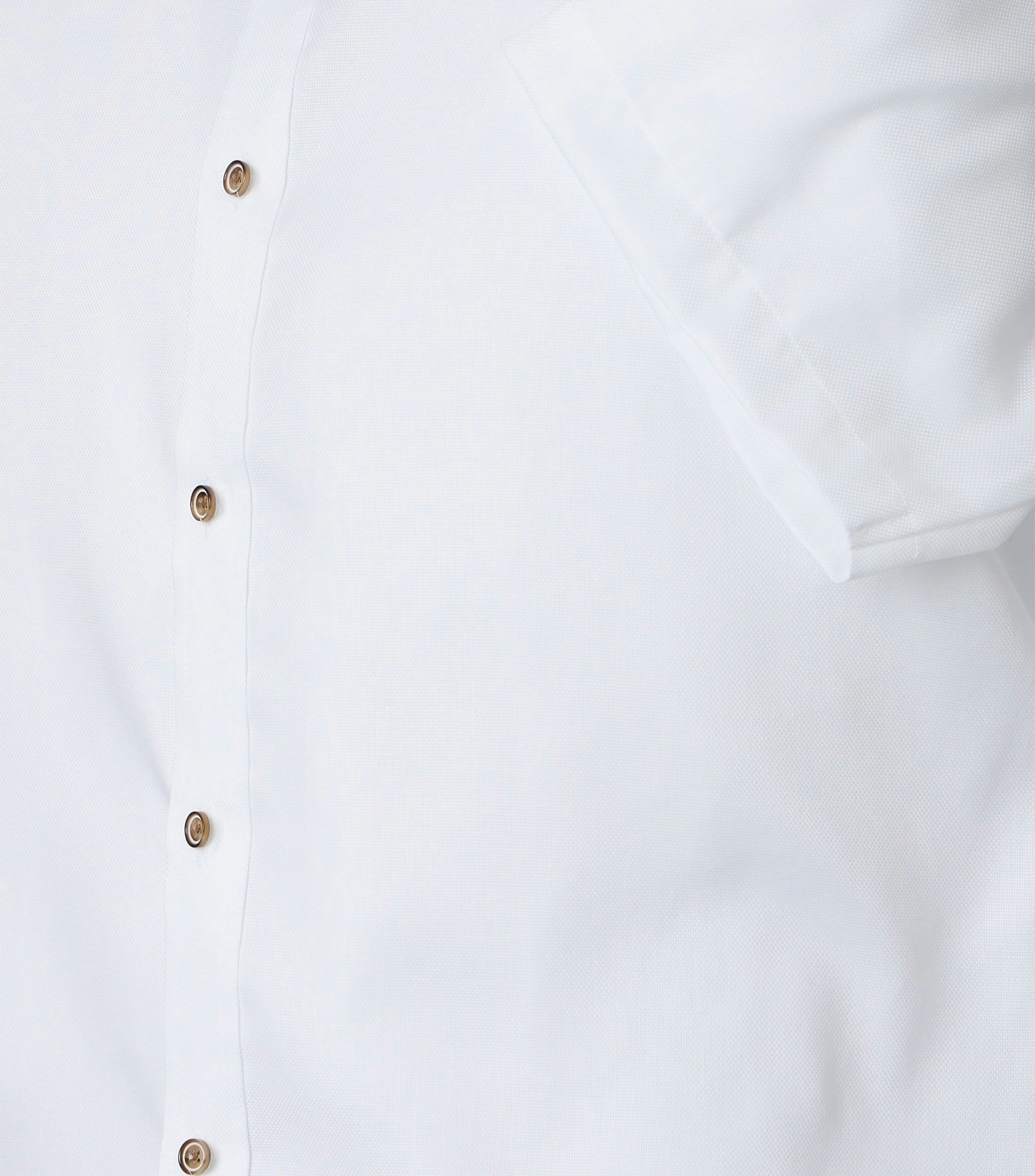 Ein Businesshemd im uni Muster in der Farbe Weiß