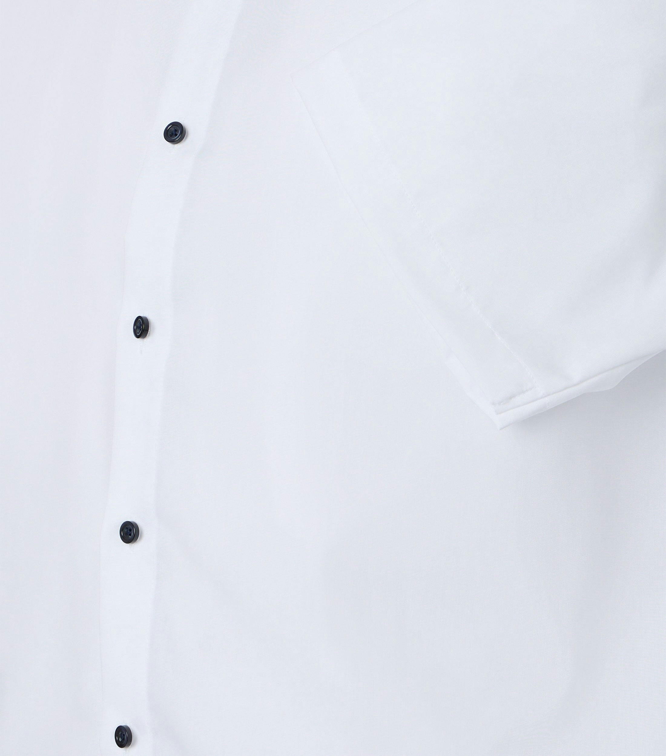 Ein Businesshemd im uni Muster in der Farbe Weiß