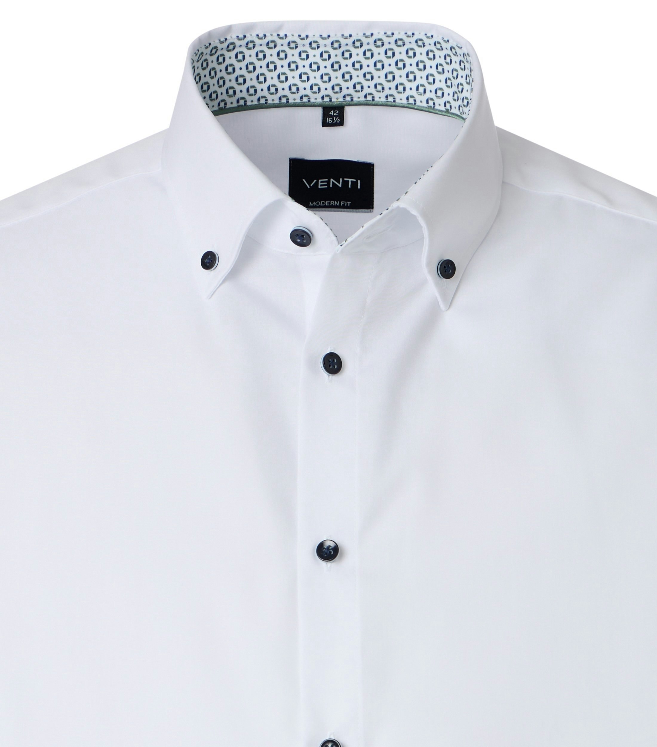 Ein Businesshemd im uni Muster in der Farbe Weiß